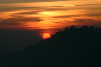 Tiger Hills to view Sunrise over Kanchendzonga Peak